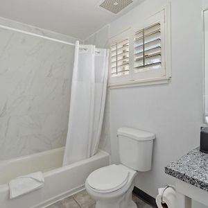 1 Queen Bed One-Bedroom Suite Non-Smoking